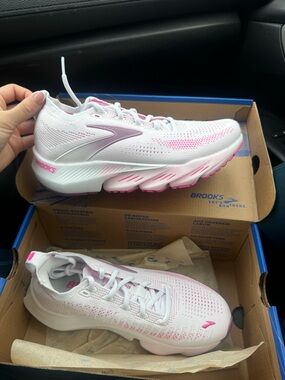 Brooks Women’s White & Light Pink Running Sneakers